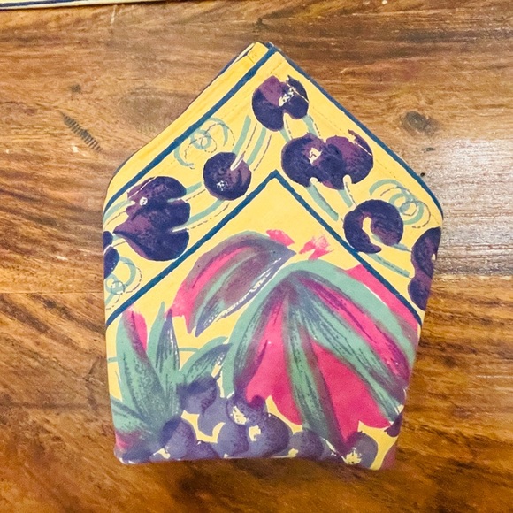 Floral place mats 100% cotton with napkins, Set of 8 Made in India. - Picture 4 of 6